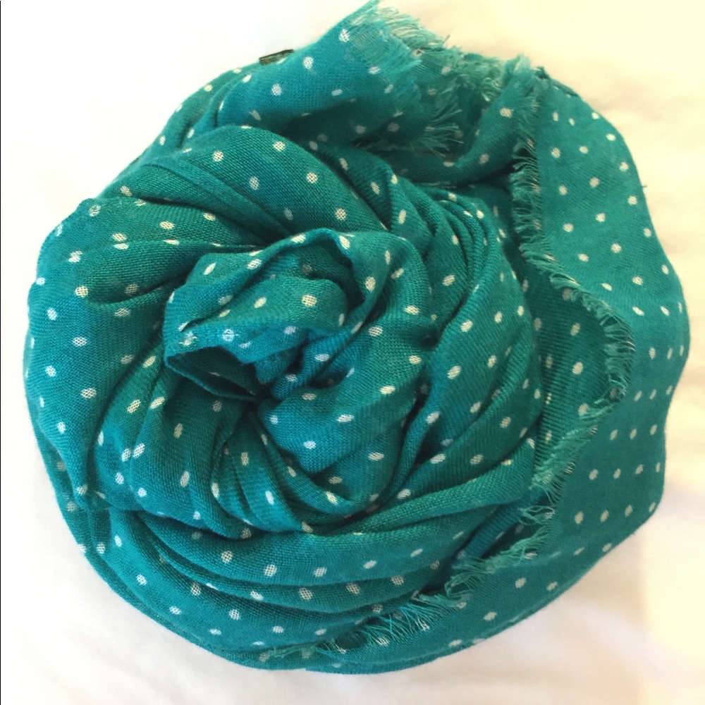 Various women’s scarves, $10/each